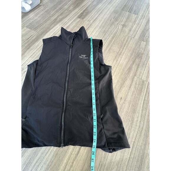 Large Arc'teryx Atom Vest Black Jacket Water Repellant Zip Pockets - WOMENS - Picture 6 of 6